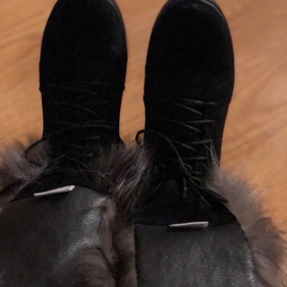 Boots - Picture 3 of 4